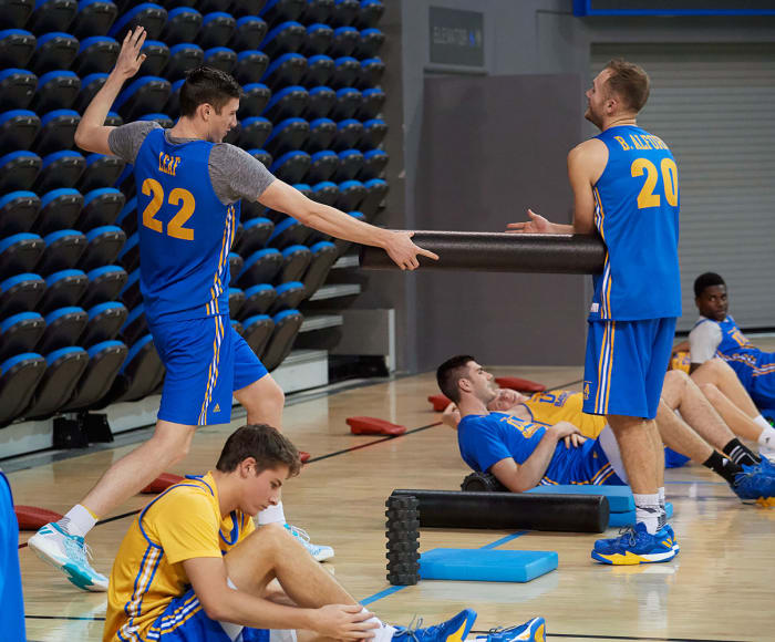 2017-UCLA-Mens-basketball-behind-the-scenes-SI684_TK1_00938.jpg